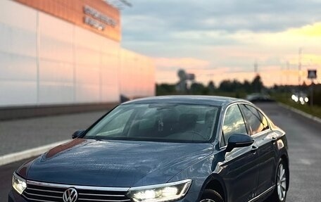 Volkswagen Passat B8 рестайлинг, 2018 год, 1 850 000 рублей, 1 фотография