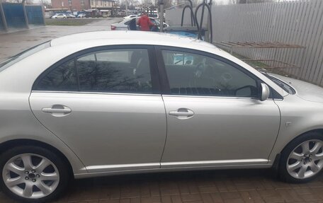 Toyota Avensis III рестайлинг, 2004 год, 665 000 рублей, 18 фотография