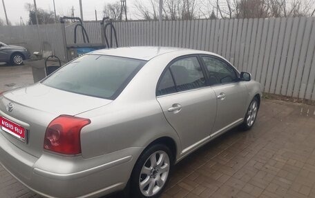 Toyota Avensis III рестайлинг, 2004 год, 665 000 рублей, 20 фотография