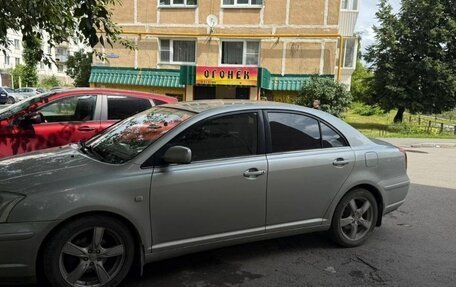 Toyota Avensis III рестайлинг, 2005 год, 650 000 рублей, 5 фотография