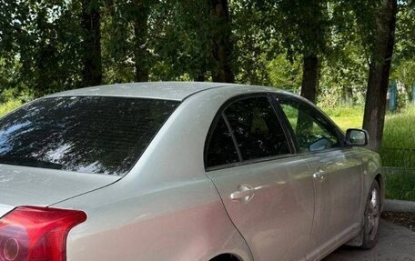 Toyota Avensis III рестайлинг, 2005 год, 650 000 рублей, 4 фотография