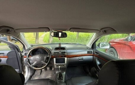 Toyota Avensis III рестайлинг, 2005 год, 650 000 рублей, 6 фотография