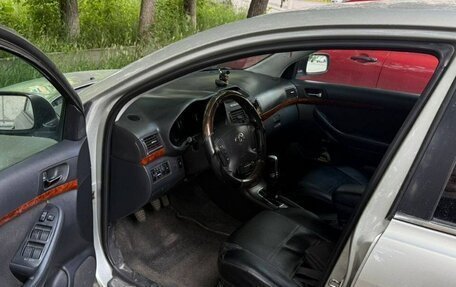 Toyota Avensis III рестайлинг, 2005 год, 650 000 рублей, 7 фотография