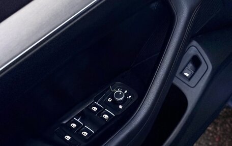 Volkswagen Passat B8 рестайлинг, 2018 год, 1 850 000 рублей, 11 фотография