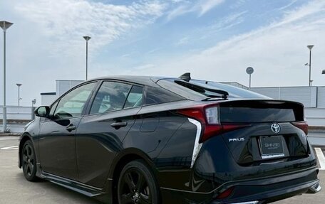 Toyota Prius IV XW50, 2022 год, 1 800 000 рублей, 6 фотография