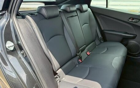 Toyota Prius IV XW50, 2022 год, 1 800 000 рублей, 18 фотография