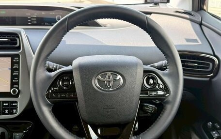 Toyota Prius IV XW50, 2022 год, 1 800 000 рублей, 21 фотография