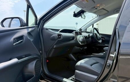 Toyota Prius IV XW50, 2022 год, 1 800 000 рублей, 17 фотография