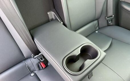 Toyota Prius IV XW50, 2022 год, 1 800 000 рублей, 19 фотография