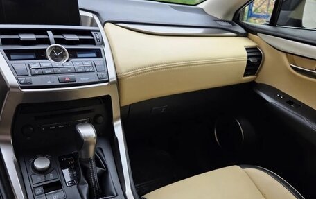Lexus NX I, 2017 год, 2 600 000 рублей, 3 фотография