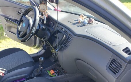 KIA Rio II, 2010 год, 800 000 рублей, 18 фотография