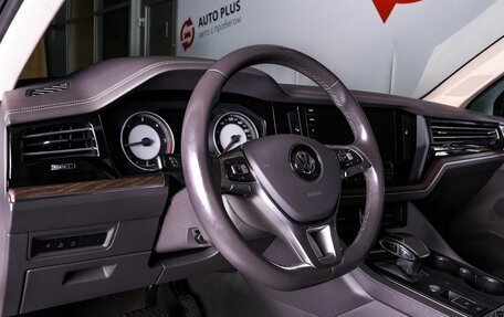 Volkswagen Touareg III, 2018 год, 4 700 000 рублей, 8 фотография