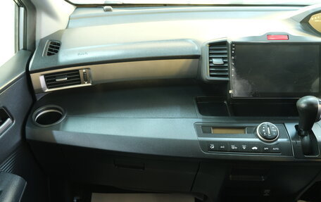 Honda Freed I, 2011 год, 1 299 000 рублей, 17 фотография