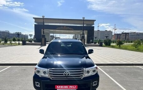 Toyota Land Cruiser 200, 2013 год, 10 800 000 рублей, 17 фотография
