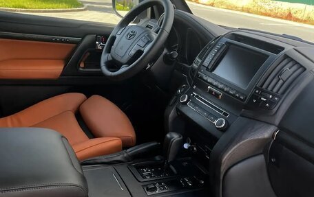 Toyota Land Cruiser 200, 2013 год, 10 800 000 рублей, 39 фотография