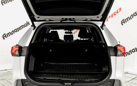 Toyota RAV4, 2020 год, 3 250 000 рублей, 9 фотография