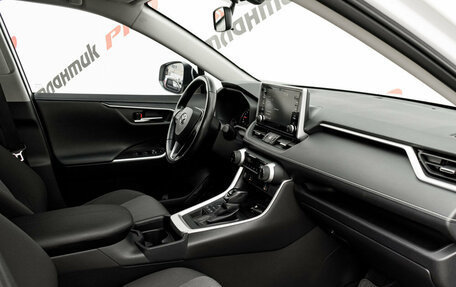 Toyota RAV4, 2020 год, 3 250 000 рублей, 13 фотография