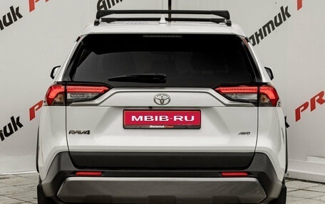 Toyota RAV4, 2020 год, 3 250 000 рублей, 6 фотография