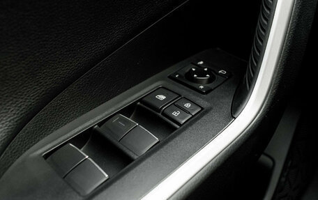 Toyota RAV4, 2020 год, 3 250 000 рублей, 24 фотография