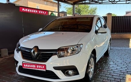 Renault Logan II, 2018 год, 735 000 рублей, 1 фотография