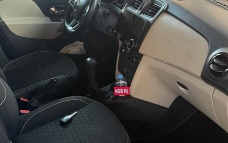 Renault Logan II, 2018 год, 735 000 рублей, 14 фотография