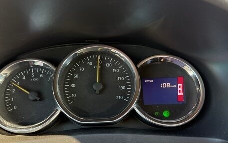 Renault Logan II, 2018 год, 735 000 рублей, 17 фотография