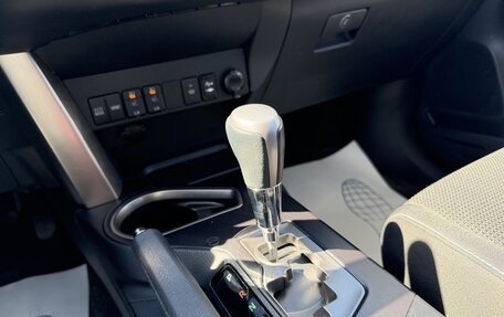 Toyota RAV4, 2019 год, 2 990 000 рублей, 18 фотография