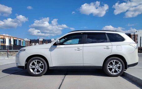 Mitsubishi Outlander III рестайлинг 3, 2012 год, 1 300 000 рублей, 2 фотография