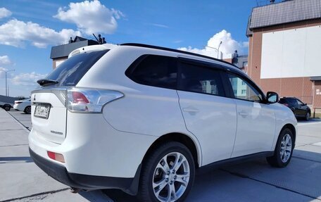 Mitsubishi Outlander III рестайлинг 3, 2012 год, 1 300 000 рублей, 5 фотография