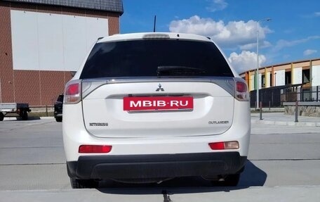 Mitsubishi Outlander III рестайлинг 3, 2012 год, 1 300 000 рублей, 4 фотография