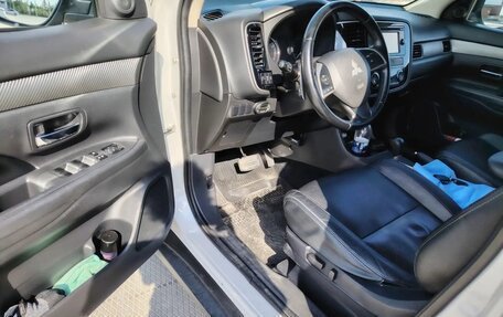 Mitsubishi Outlander III рестайлинг 3, 2012 год, 1 300 000 рублей, 9 фотография