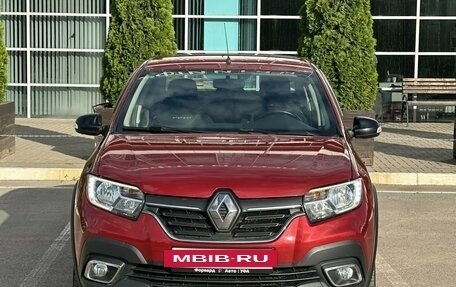 Renault Logan II, 2018 год, 1 095 000 рублей, 2 фотография