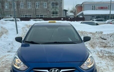 Hyundai Solaris II рестайлинг, 2011 год, 460 000 рублей, 3 фотография