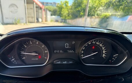 Peugeot 2008 II, 2017 год, 1 450 000 рублей, 12 фотография