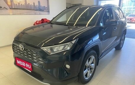 Toyota RAV4, 2020 год, 2 600 000 рублей, 1 фотография