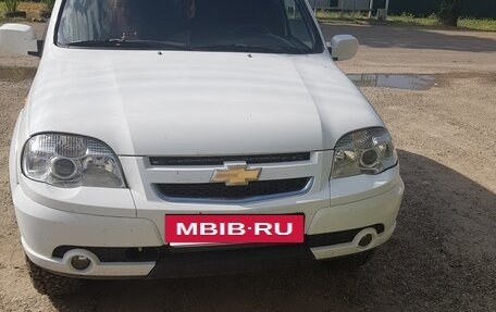 Chevrolet Niva I рестайлинг, 2010 год, 650 000 рублей, 3 фотография