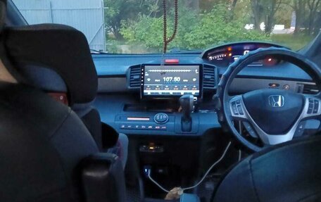 Honda Freed I, 2011 год, 950 000 рублей, 2 фотография