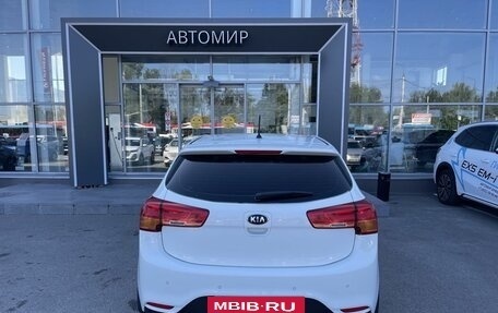 KIA Rio III рестайлинг, 2015 год, 995 000 рублей, 6 фотография