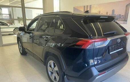 Toyota RAV4, 2020 год, 2 600 000 рублей, 6 фотография
