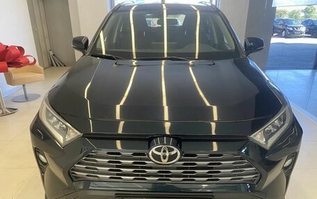 Toyota RAV4, 2020 год, 2 600 000 рублей, 2 фотография