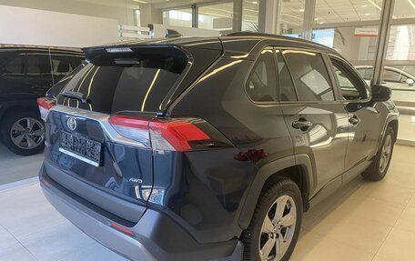 Toyota RAV4, 2020 год, 2 600 000 рублей, 4 фотография
