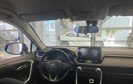 Toyota RAV4, 2020 год, 2 600 000 рублей, 8 фотография