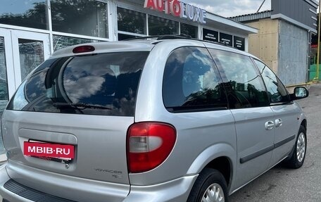 Chrysler Voyager IV, 2006 год, 830 000 рублей, 3 фотография