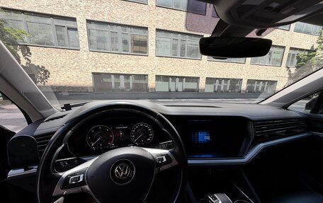 Volkswagen Touareg III, 2020 год, 5 700 000 рублей, 4 фотография
