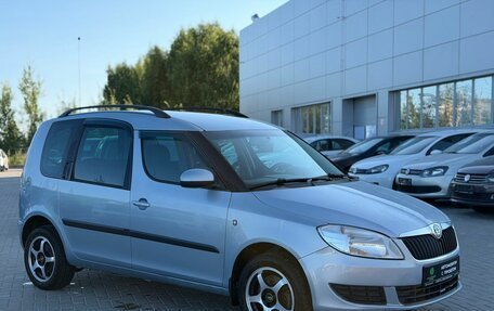 Skoda Roomster, 2011 год, 550 000 рублей, 2 фотография