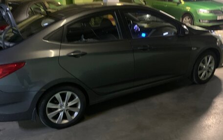 Hyundai Solaris II рестайлинг, 2011 год, 1 000 000 рублей, 3 фотография