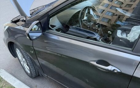 Hyundai Solaris II рестайлинг, 2011 год, 1 000 000 рублей, 7 фотография