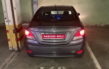 Hyundai Solaris II рестайлинг, 2011 год, 1 000 000 рублей, 12 фотография