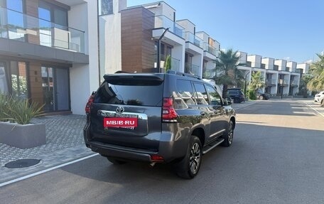 Toyota Land Cruiser Prado 150 рестайлинг 2, 2022 год, 7 500 000 рублей, 4 фотография