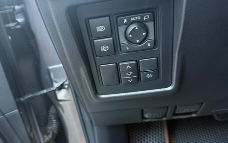 Toyota Land Cruiser Prado 150 рестайлинг 2, 2022 год, 7 500 000 рублей, 9 фотография